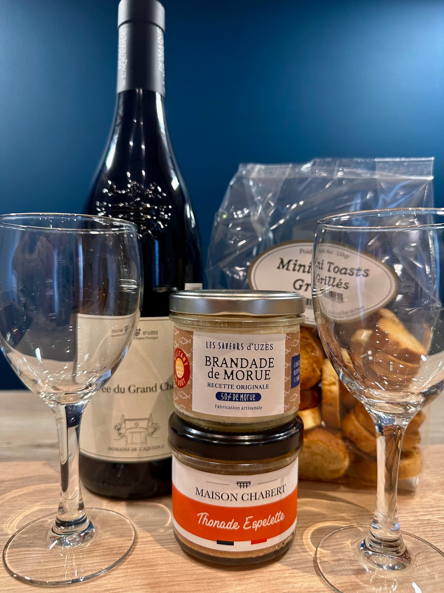 Vin du Duché d'Uzès et brandade de morue, produits locaux